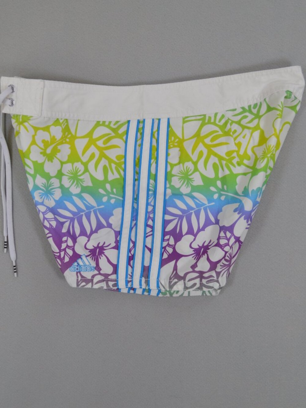 ๐ Adidas Rainbow Floral Board Shorts Swim Trunks Beach Pool S 8/9 - Picture 8 of 14